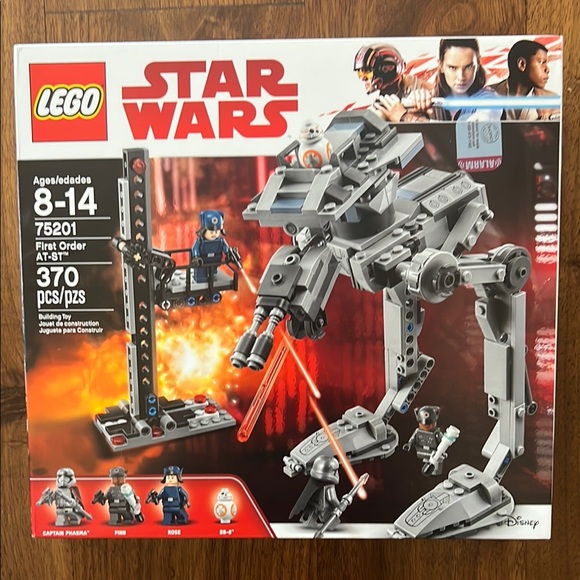 NEW LEGO Star Wars First Order AT-ST Walker - Picture 1 of 3